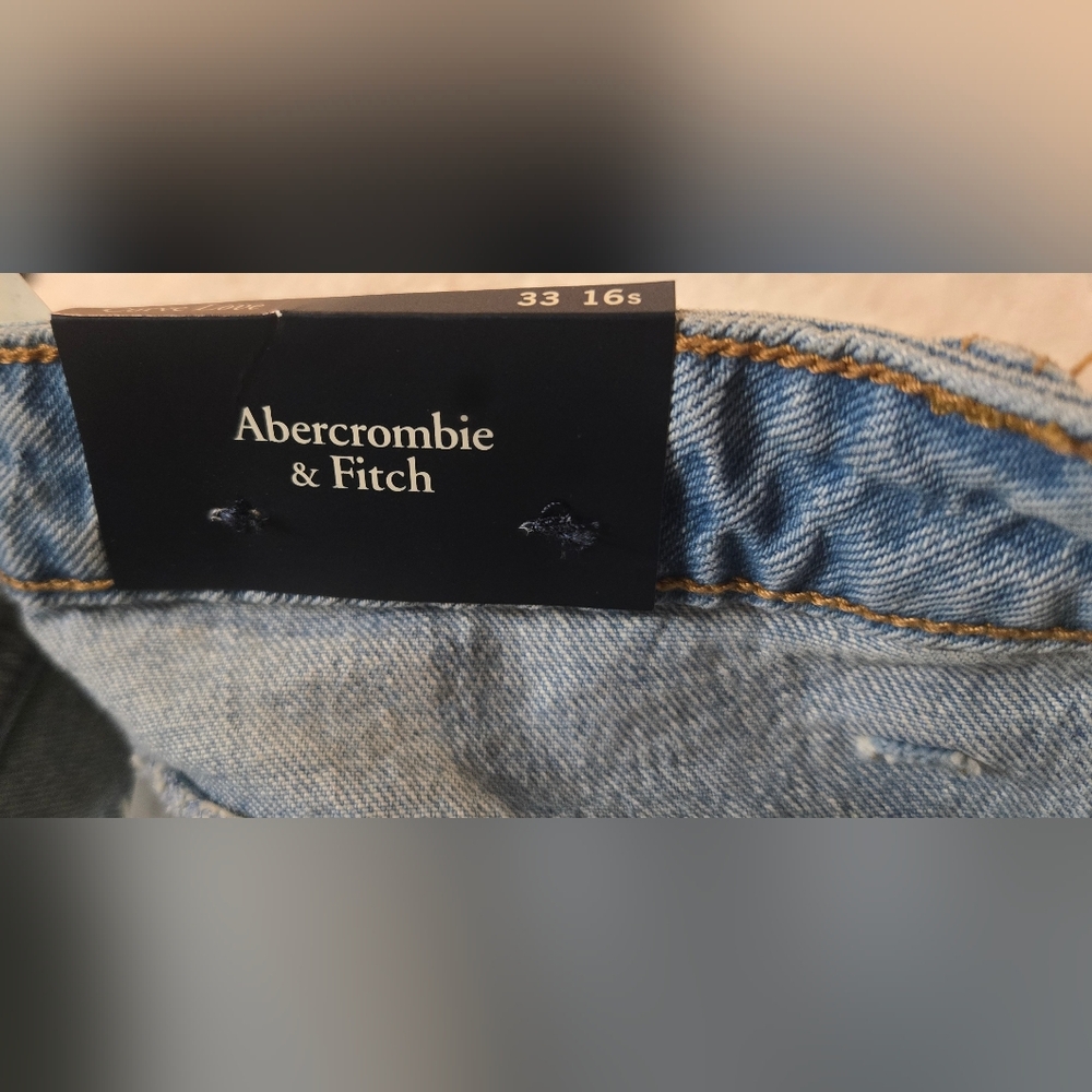 Brand new never worn Relaxed 90a High Rise 33/16 Short Womens jeans - Picture 5 of 5